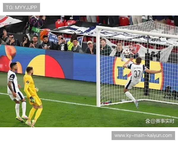 热刺替补点射改变战局,球场瞬间沸腾 热刺替补点射改变战局,球场瞬间沸腾