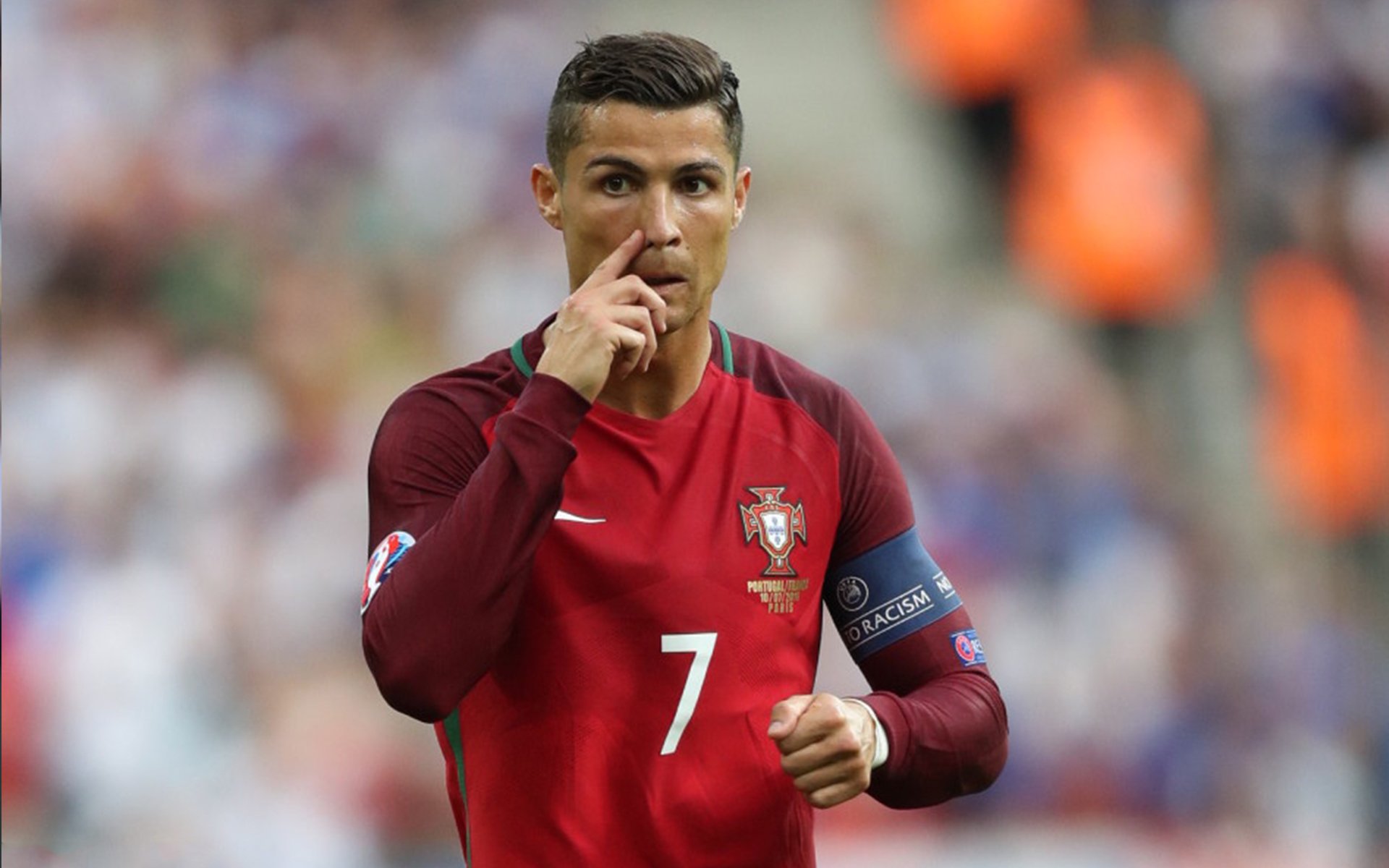 热带雨林湿热铁人三项 终点冲线宛如“蒸桑拿”完成